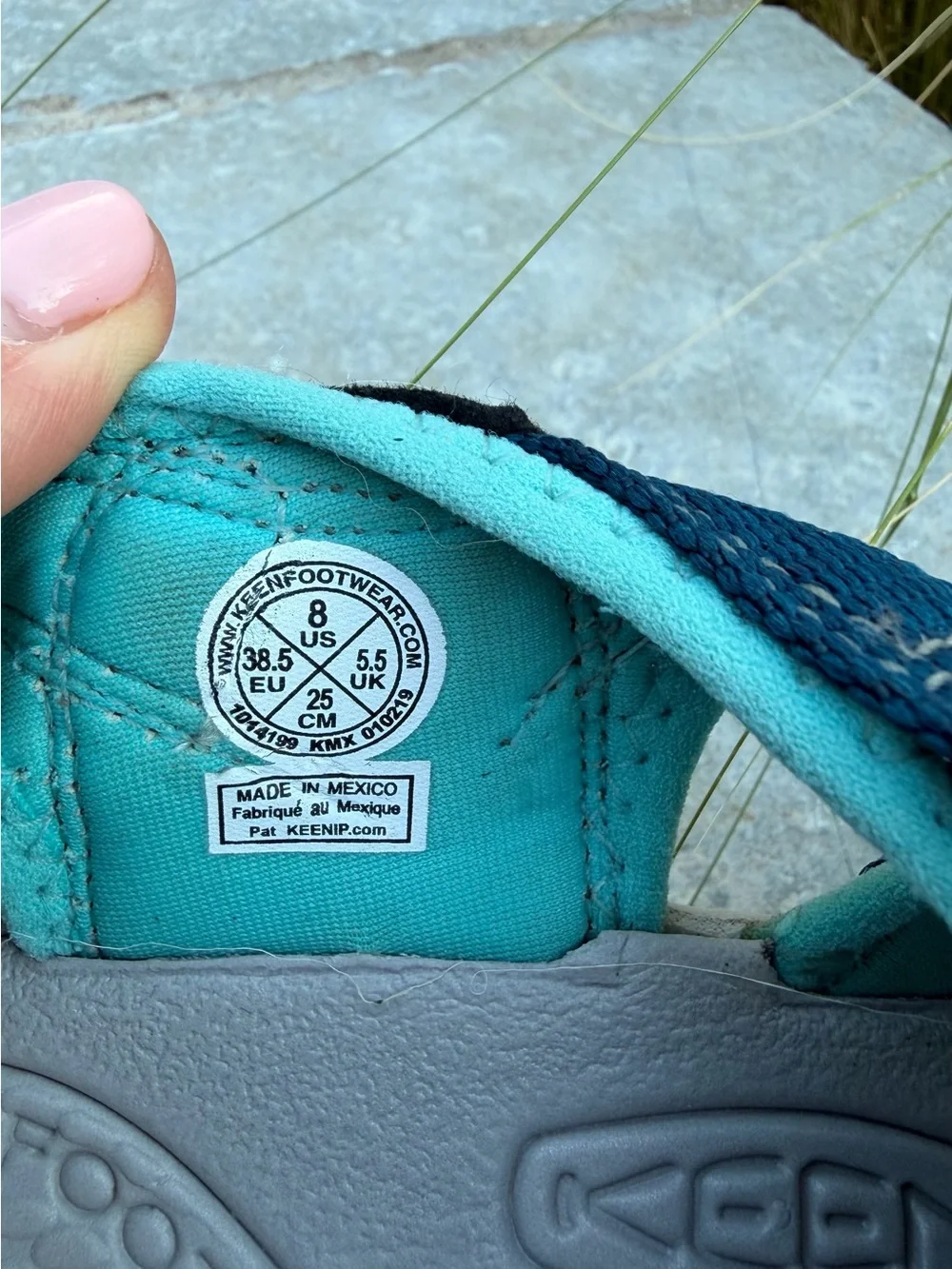 Women’s Keen H2 Waterproof Sport Sandals - size 8